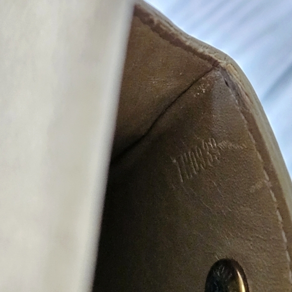 Louis Vuitton Vintage Vernis Patent Leather Monogram Belt Pouch in Mango - Picture 11 of 11